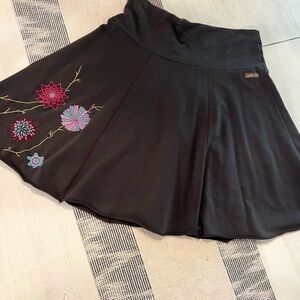 Matilda Jane paint by numbers women’s skirt size medium